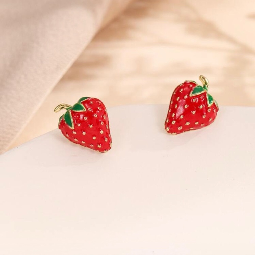 NEW Strawberry Shaped Earrings